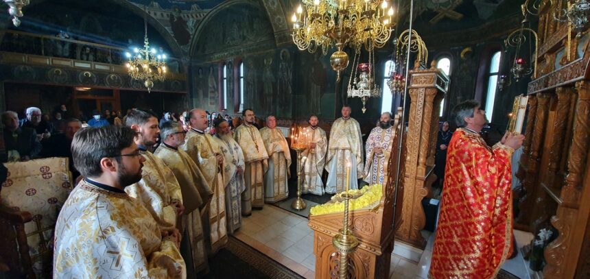 Sfântul  Nectarie a fost sărbătorit în  Parohia  Pârjol