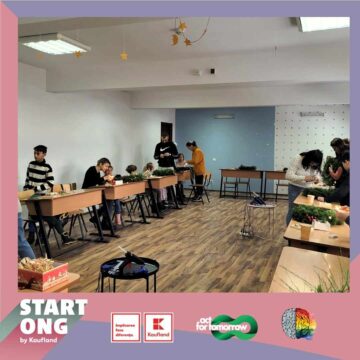Ateliere creative gratuite pentru 12 copii din zona orașului Comănești