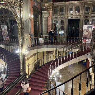 La  Muzeul Municipiului București – Palatul Șuțu