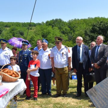 Ansamblu monumental dedicat Eroilor ridicat și sfințit în Scorțeni