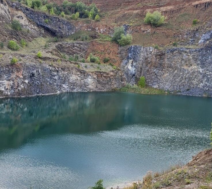 Lacul  de  smarald  de  la  Racoș
