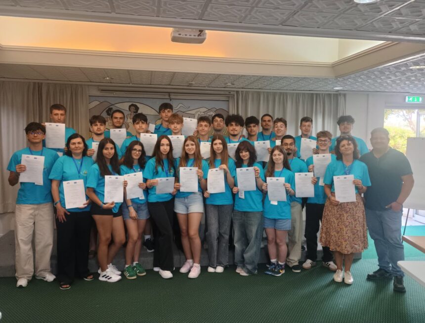 „Start în Robotică cu Erasmus+”:Elevii Colegiului Național „Grigore Moisil” Onești s-au specializat în tehnologiile viitorului în Cipru