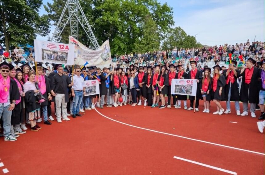 Emoții, bucurie și încredere în viitor pentru absolvenții Liceului cu Program Sportiv ”Nadia Comăneci” din Onești