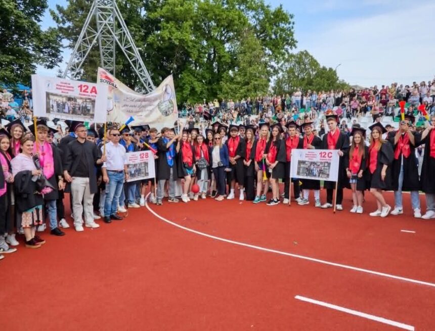 Emoții, bucurie și încredere în viitor pentru absolvenții Liceului cu Program Sportiv ”Nadia Comăneci” din Onești Emoții, bucurie și încredere în viitor pentru absolvenții Liceului cu Program Sportiv ”Nadia Comăneci” din Onești