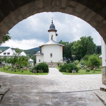 Mănăstirea Văratec își sărbătorește hramul