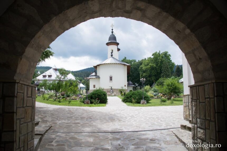 Mănăstirea Văratec își sărbătorește hramul
