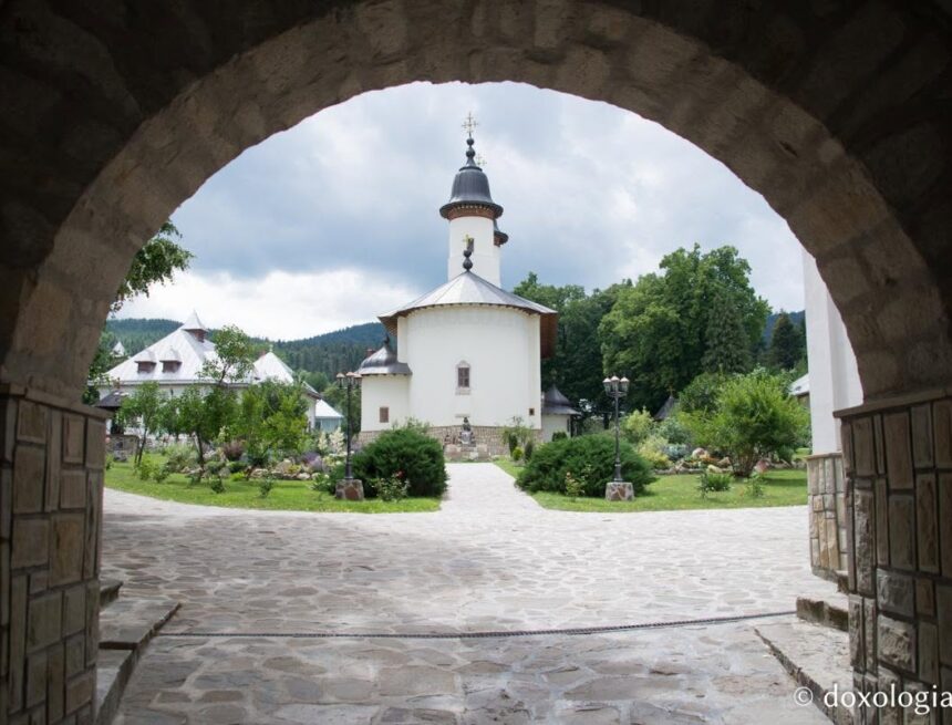 Mănăstirea Văratec își sărbătorește hramul