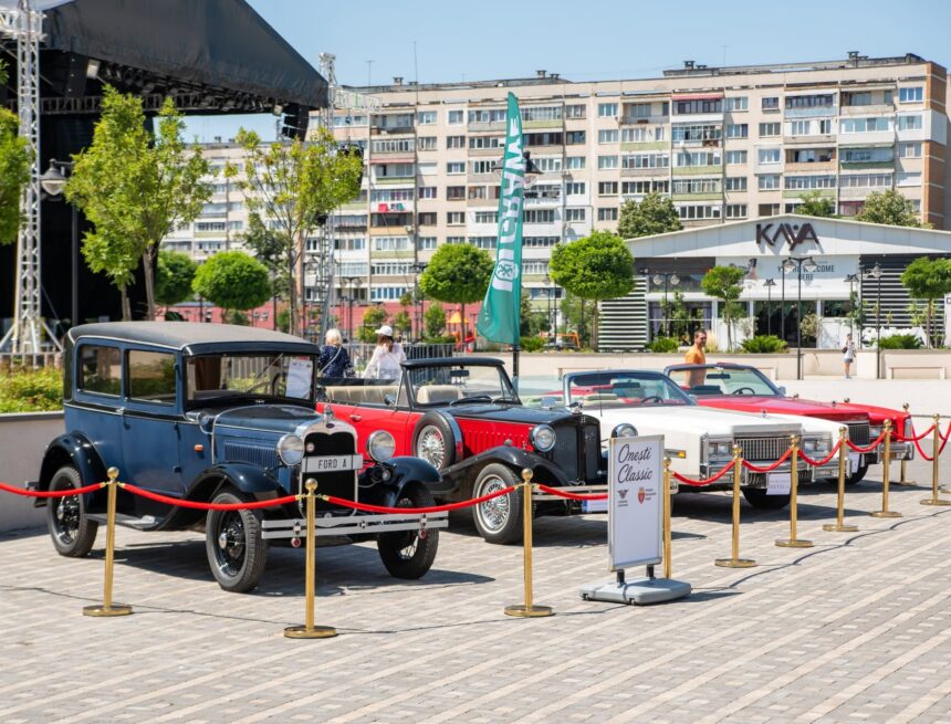 La   Consiliul  Local  Onești