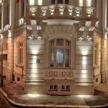 ”Scoica în care se ascunde o perlă…”