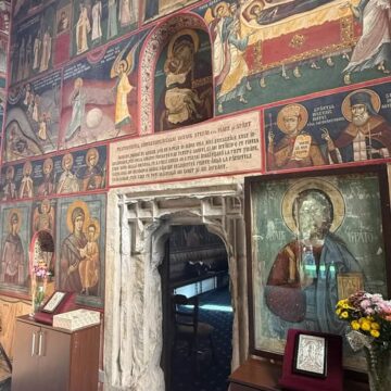 La   Biserica   de  la  Borzești